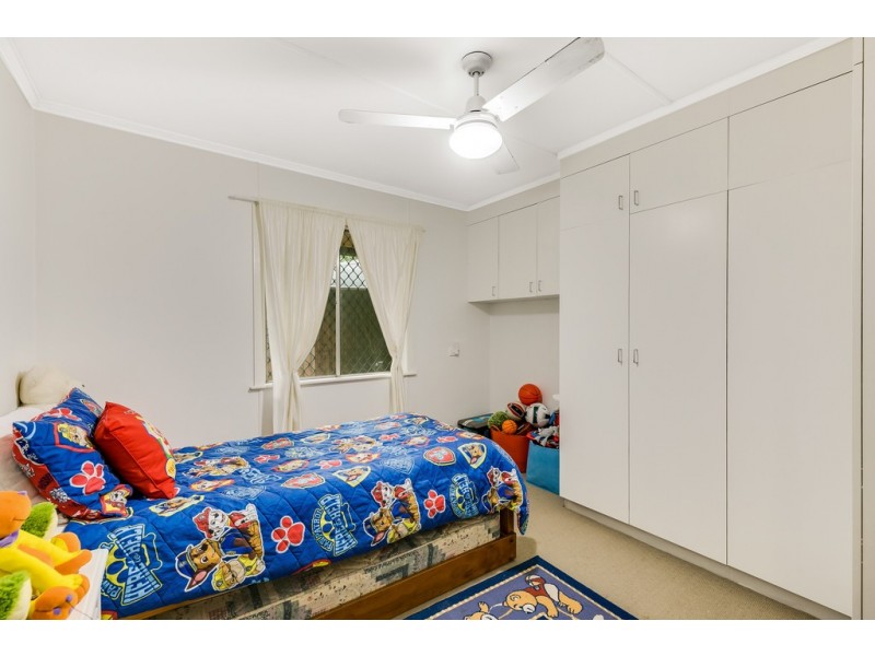 25 Welcombe Avenue, Rockville QLD 4350