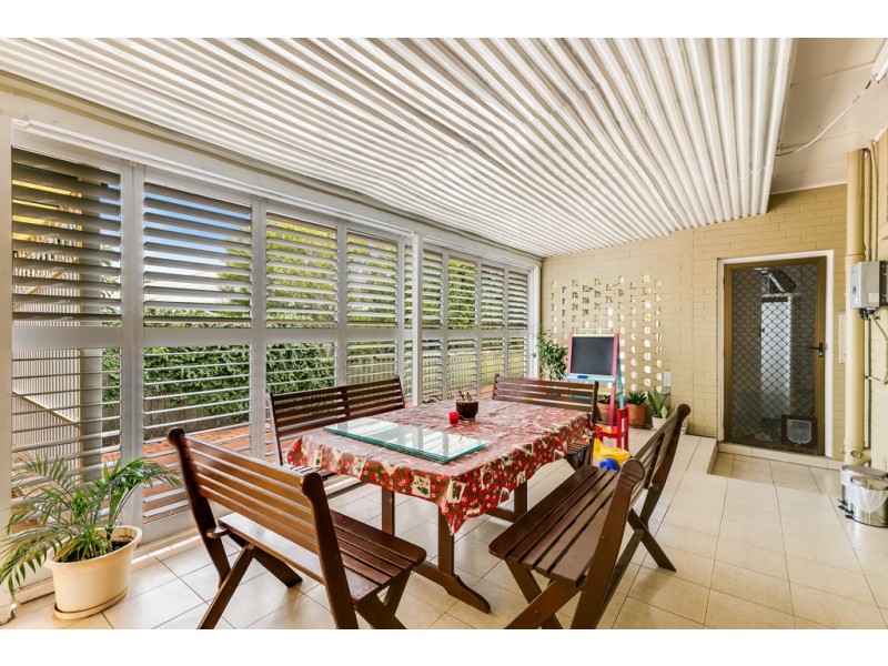 25 Welcombe Avenue, Rockville QLD 4350