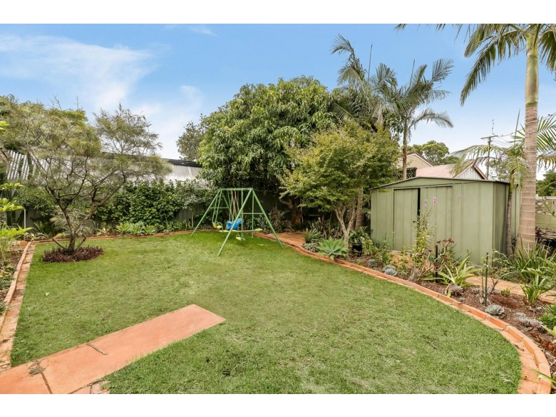 25 Welcombe Avenue, Rockville QLD 4350