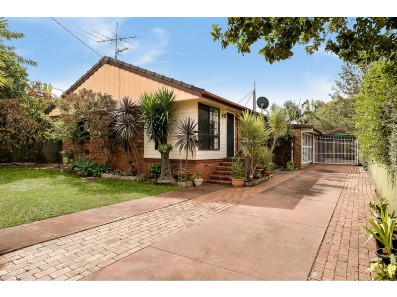 25 Welcombe Avenue, Rockville QLD 4350