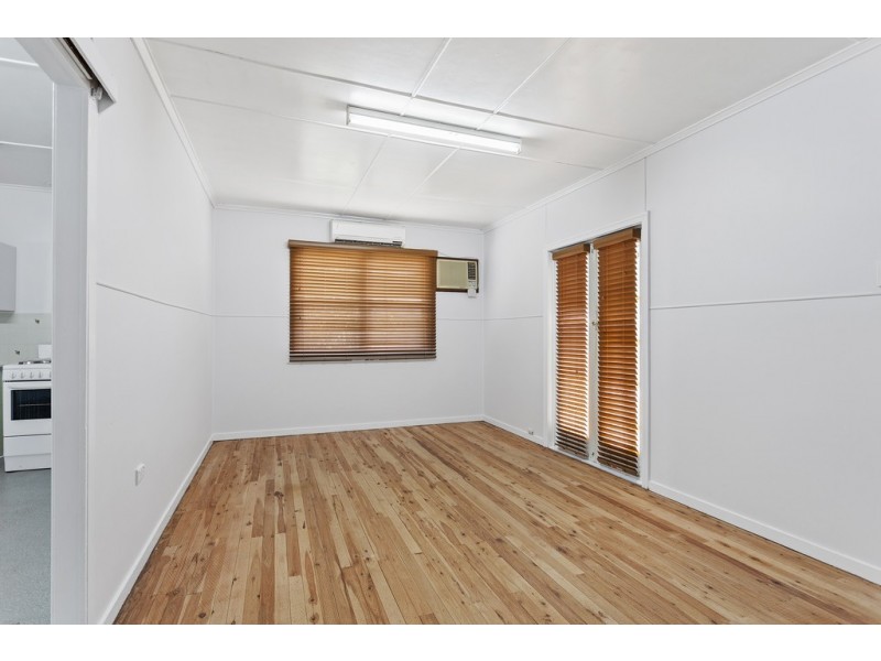 32 Priest Street, Rockville QLD 4350