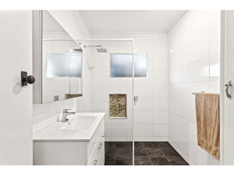 32 Priest Street, Rockville QLD 4350