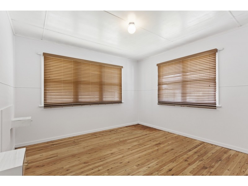 32 Priest Street, Rockville QLD 4350