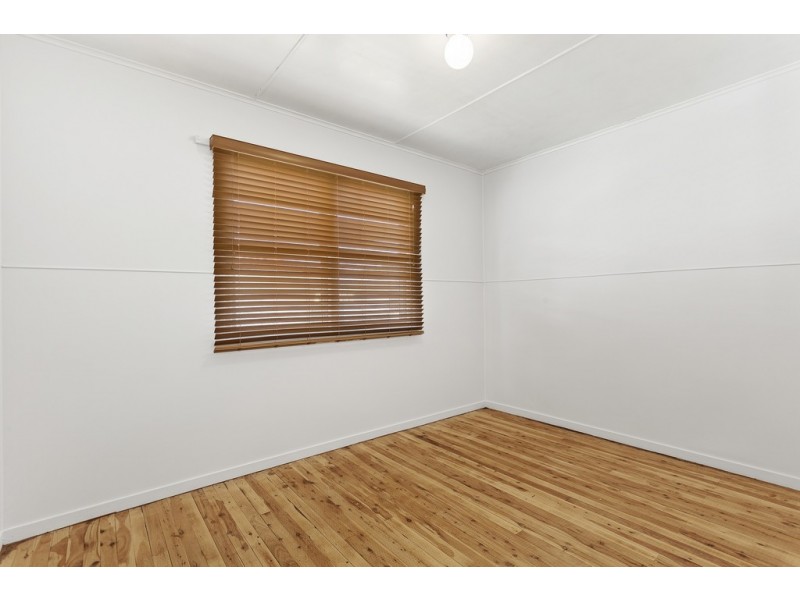 32 Priest Street, Rockville QLD 4350