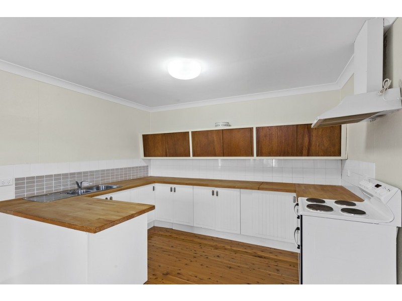 11 Allenby Street, Newtown QLD 4350