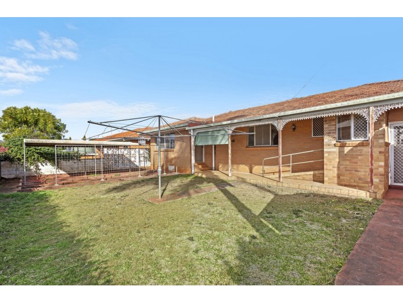 11 Allenby Street, Newtown QLD 4350