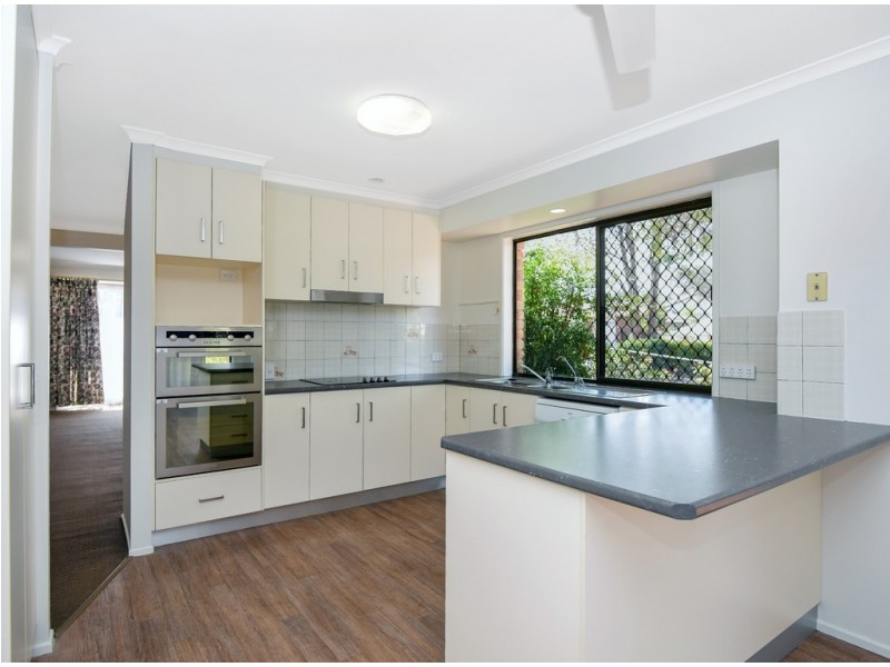 4 Agnes Street, Centenary Heights QLD 4350