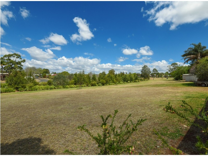 4 Agnes Street, Centenary Heights QLD 4350