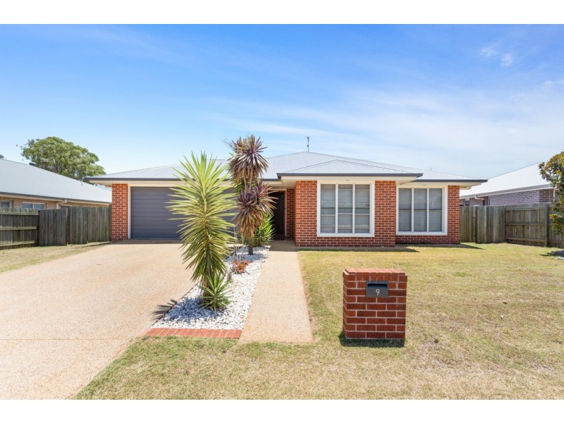 9 Argus Court, Middle Ridge QLD 4350