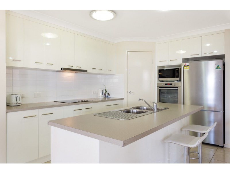 9 Argus Court, Middle Ridge QLD 4350