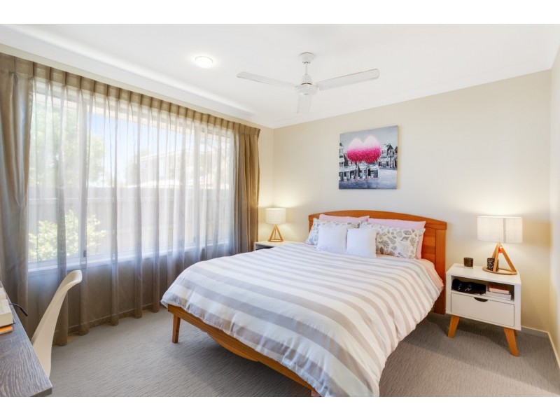9 Argus Court, Middle Ridge QLD 4350