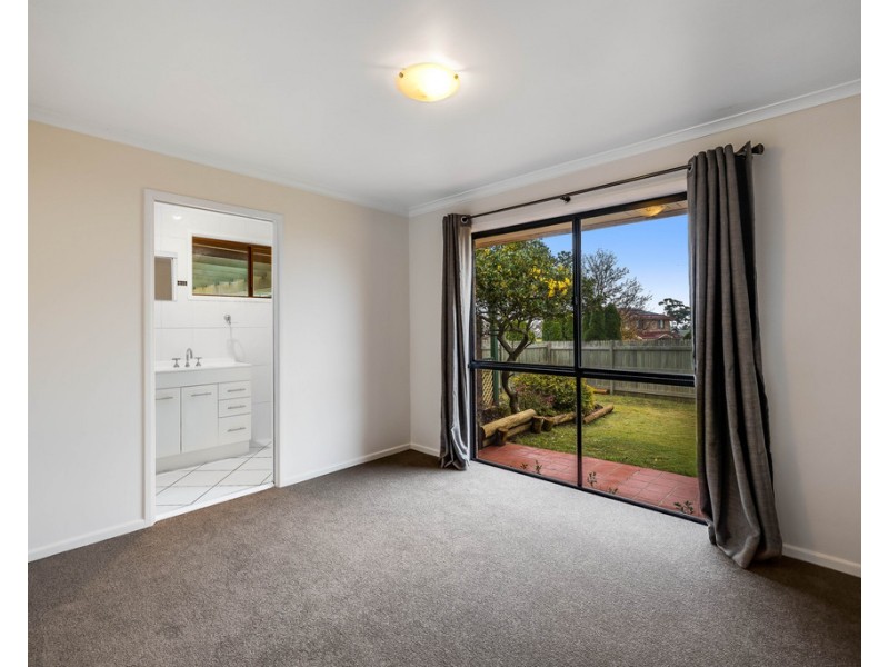 16 La Vista Court, Middle Ridge QLD 4350