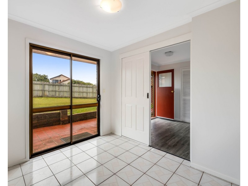 16 La Vista Court, Middle Ridge QLD 4350