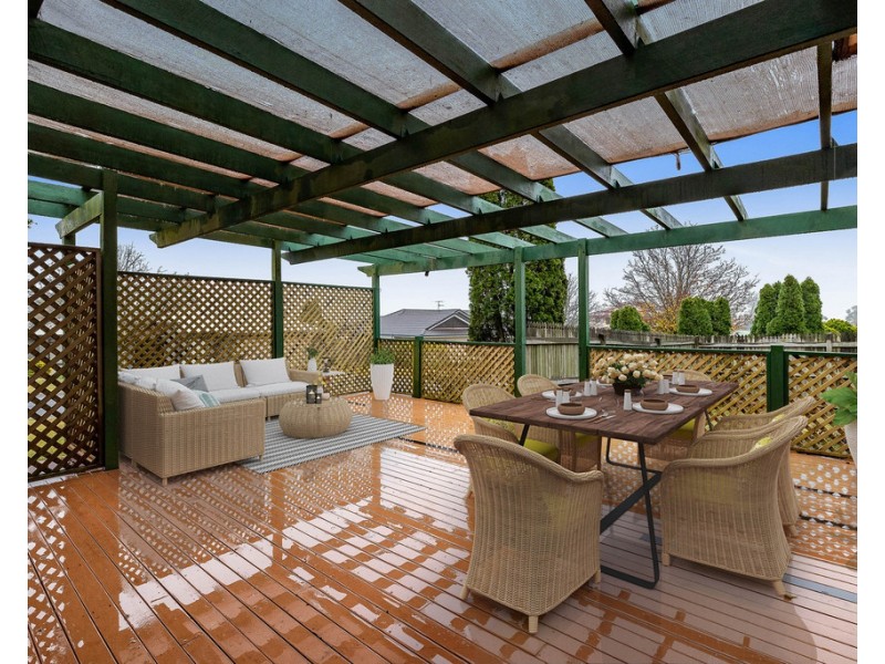 16 La Vista Court, Middle Ridge QLD 4350