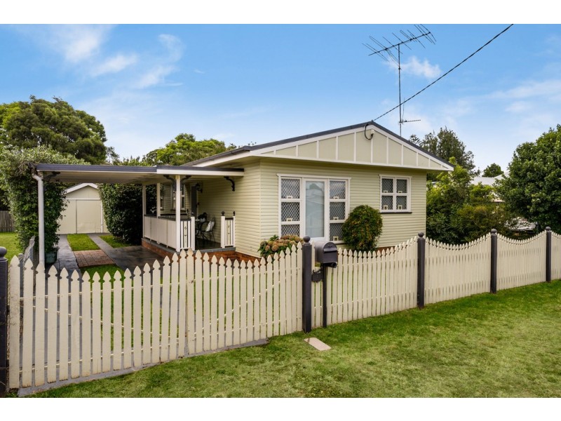 1 Bernard Street, Newtown QLD 4350