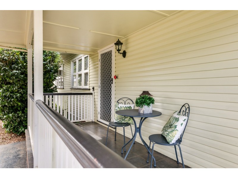 1 Bernard Street, Newtown QLD 4350