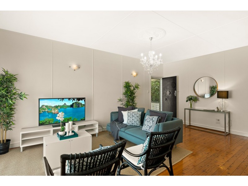 1 Bernard Street, Newtown QLD 4350