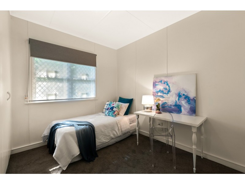 1 Bernard Street, Newtown QLD 4350