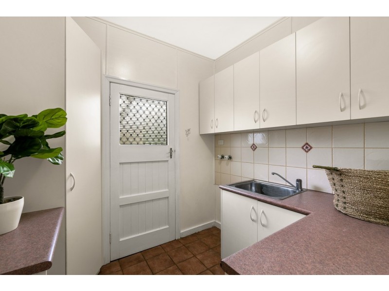 1 Bernard Street, Newtown QLD 4350