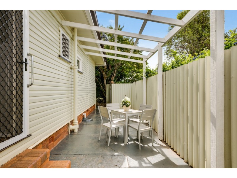 1 Bernard Street, Newtown QLD 4350