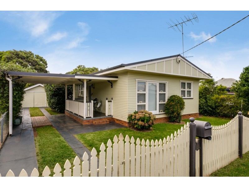 1 Bernard Street, Newtown QLD 4350