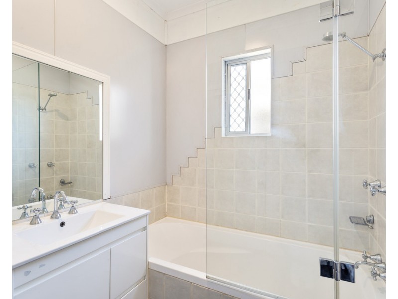 409 Tor Street, Newtown QLD 4350