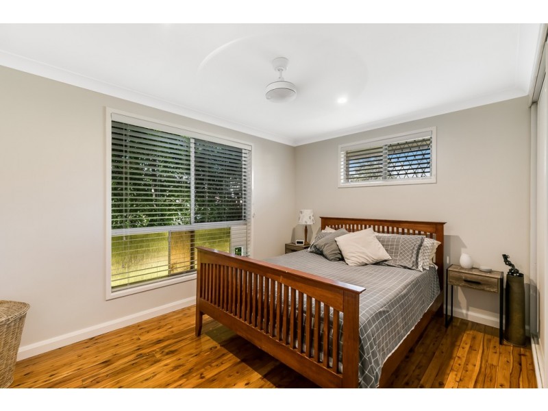 18 Nugent Crescent, Wilsonton QLD 4350