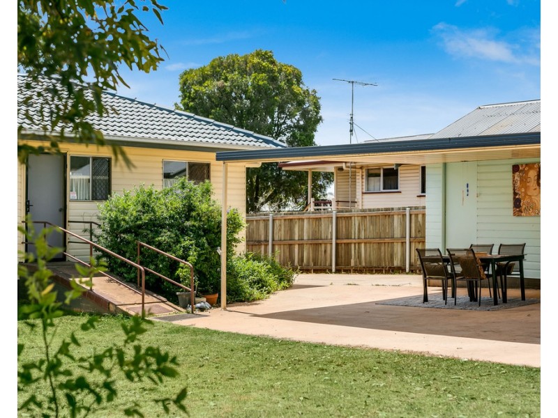 326 Bridge Street, Newtown QLD 4350