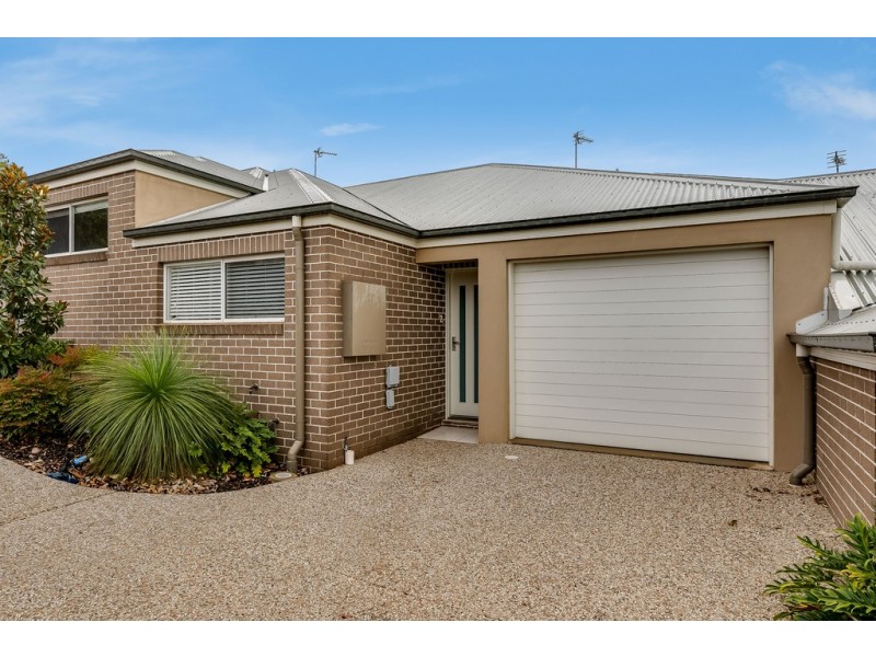 Unit 2/9 Wapiti Street, Kearneys Spring QLD 4350