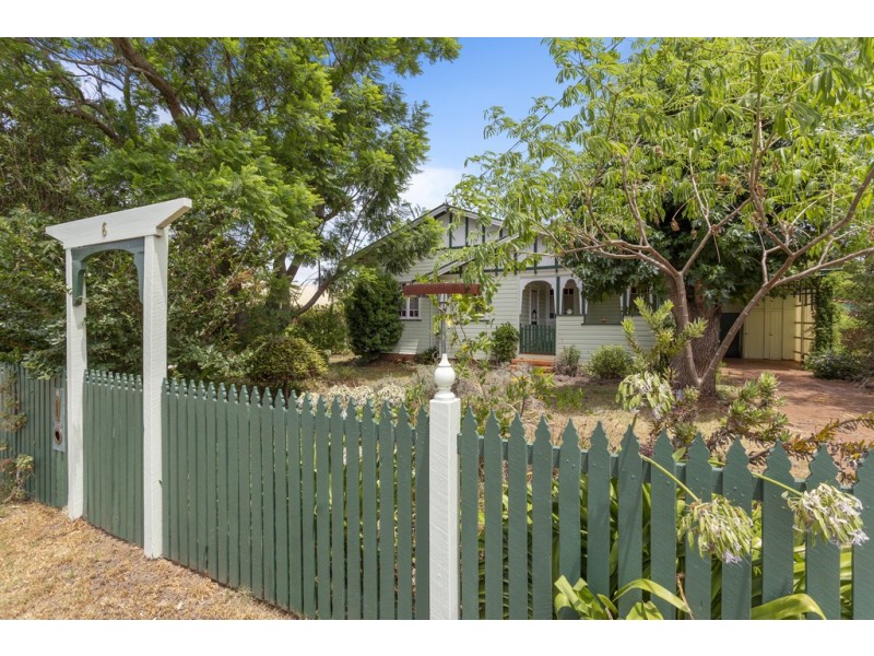 6 Cathro Street, Rockville QLD 4350