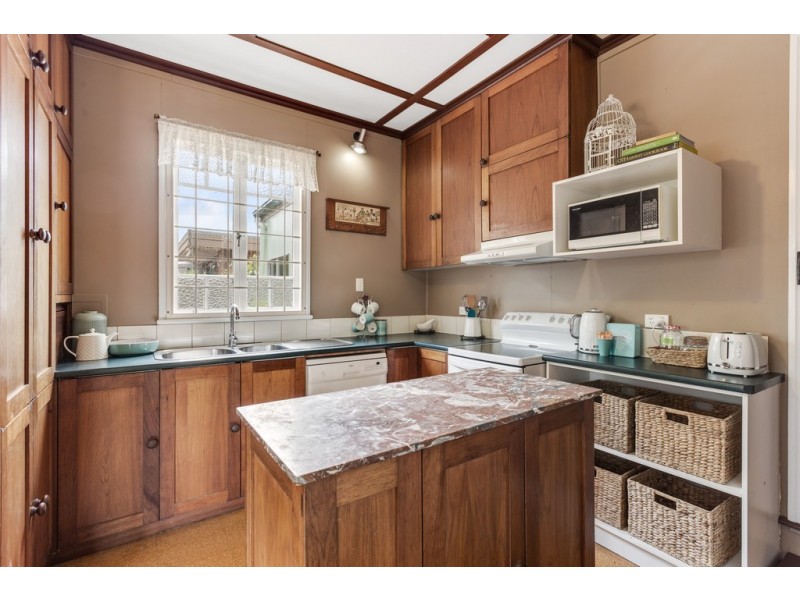 6 Cathro Street, Rockville QLD 4350