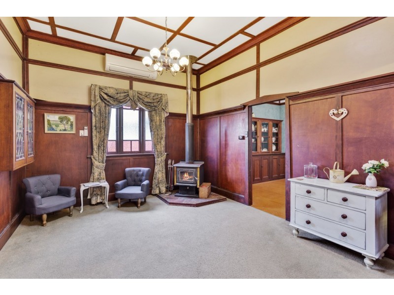 6 Cathro Street, Rockville QLD 4350