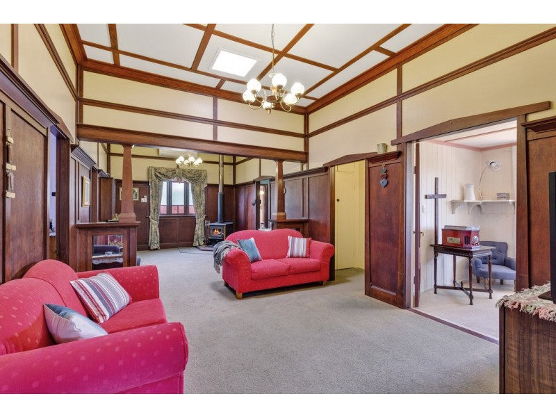 6 Cathro Street, Rockville QLD 4350