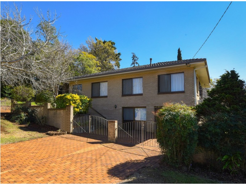 19 Fletcher Street, East Toowoomba QLD 4350