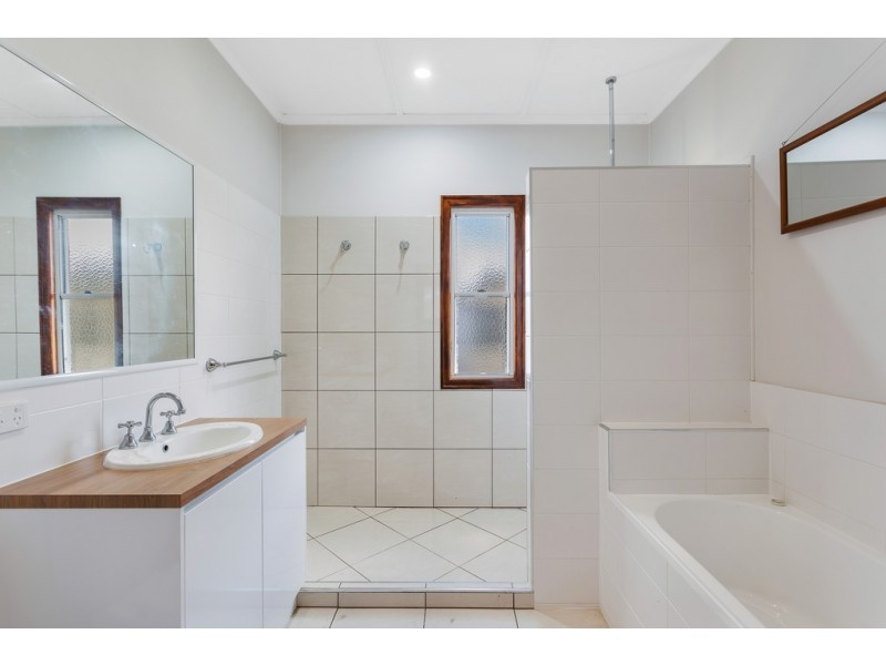 18 Lloyd Street, Harristown QLD 4350