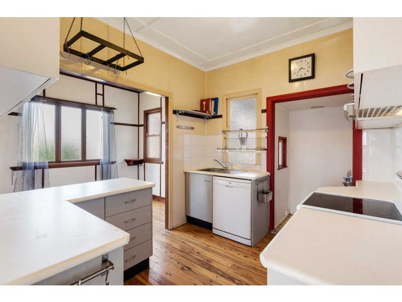 18 Lloyd Street, Harristown QLD 4350