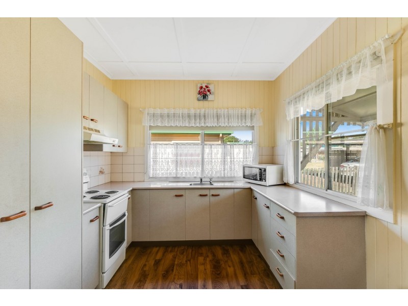 200 Taylor Street, Newtown QLD 4350