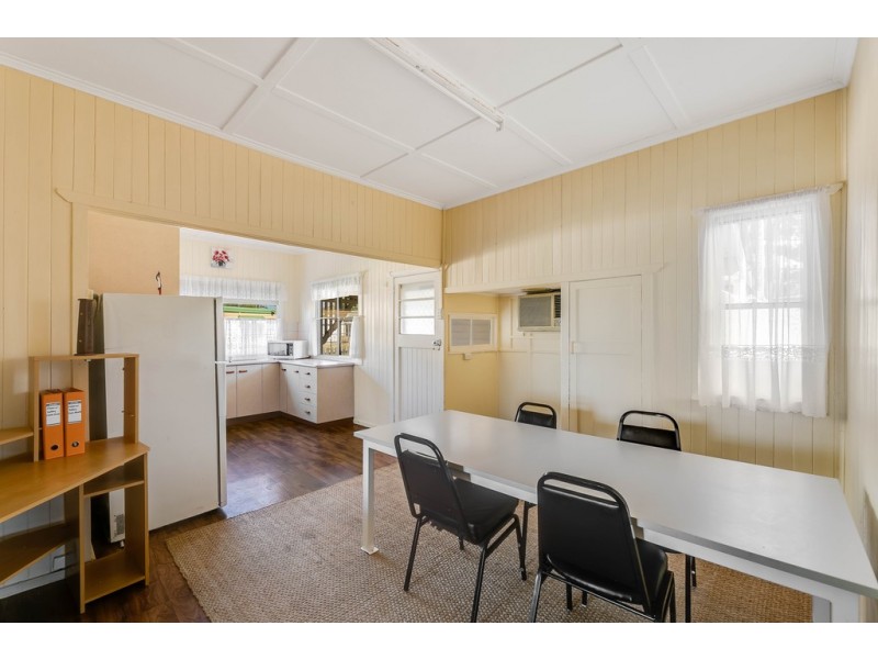 200 Taylor Street, Newtown QLD 4350