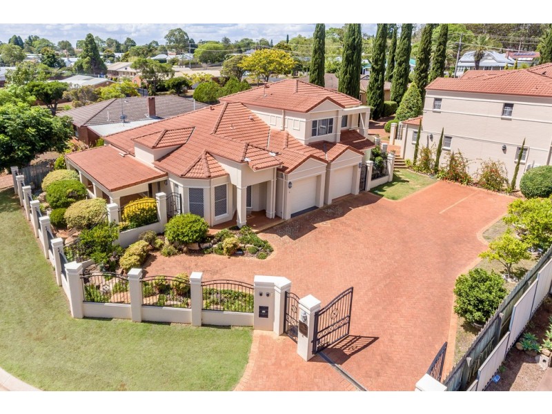 Unit 5/4 Mannuem Court, Rangeville QLD 4350