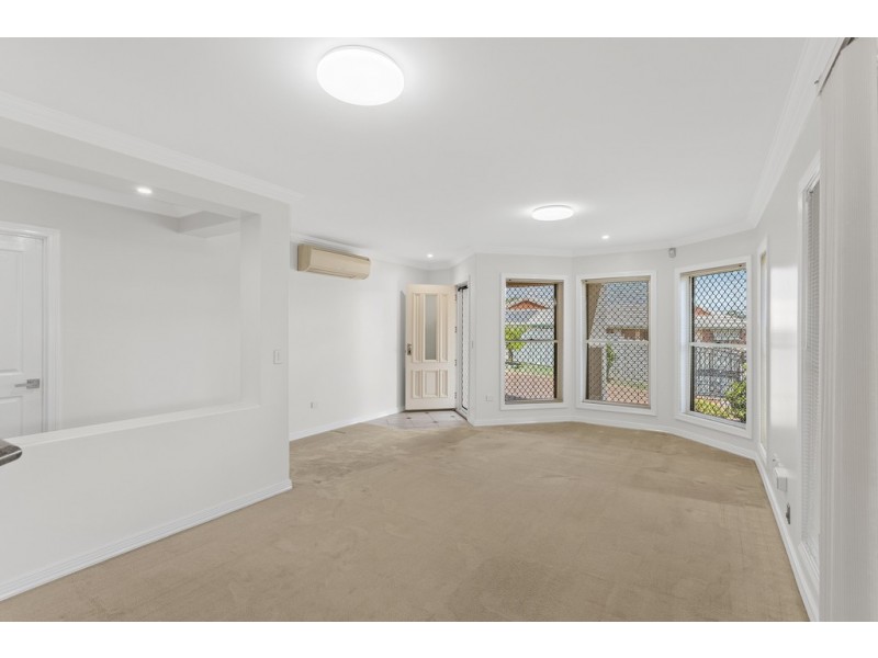Unit 5/4 Mannuem Court, Rangeville QLD 4350