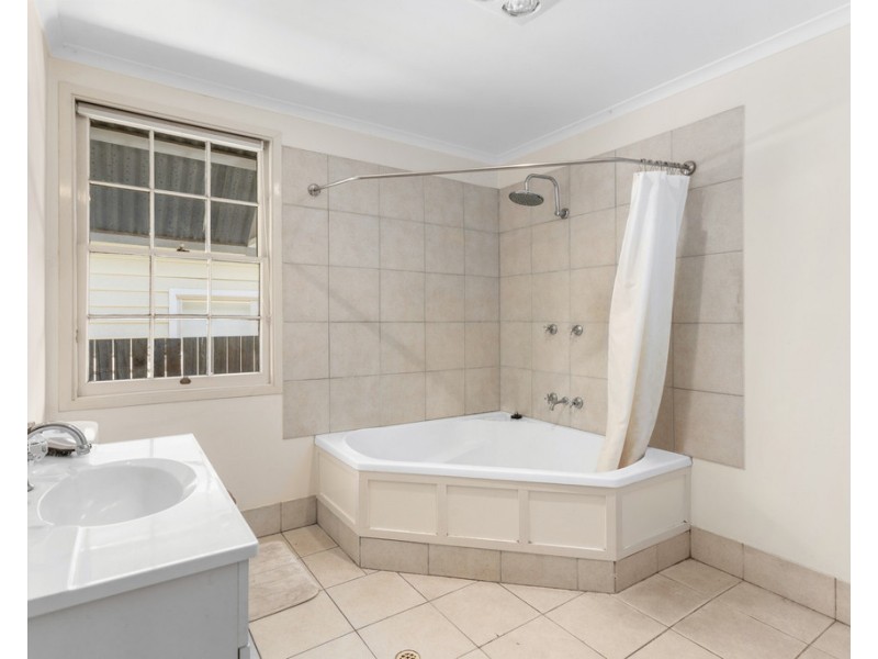 7 Pitt Street, East Toowoomba QLD 4350