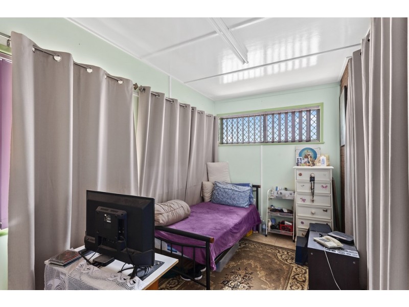 64 Holberton Street, Rockville QLD 4350