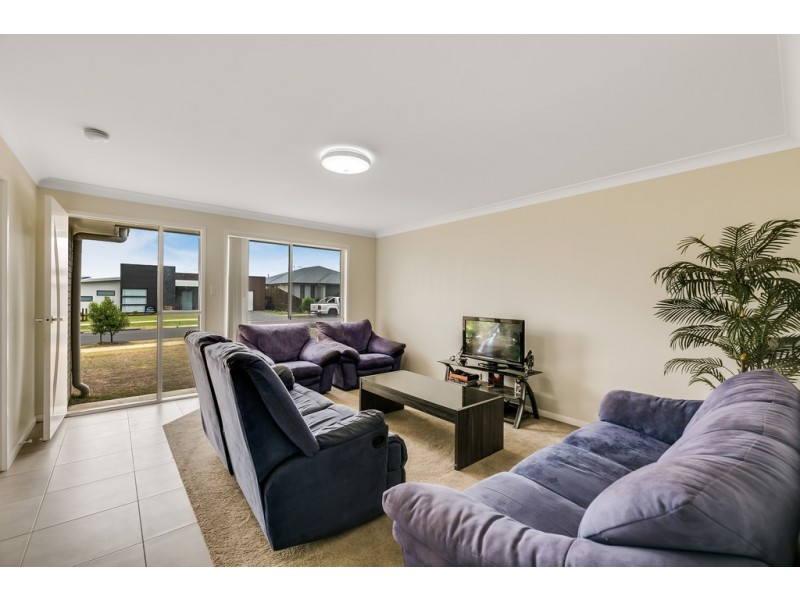 9 Whitefield Street, Glenvale QLD 4350