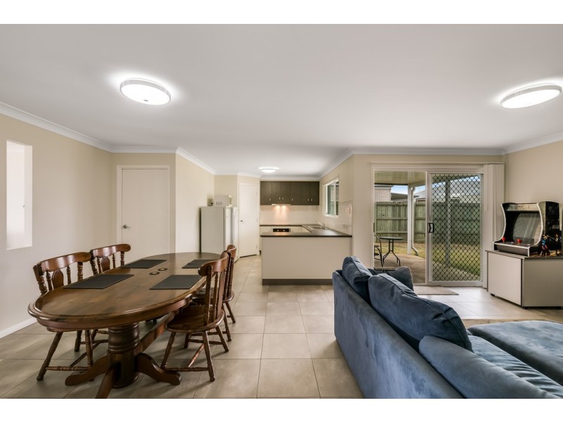 9 Whitefield Street, Glenvale QLD 4350