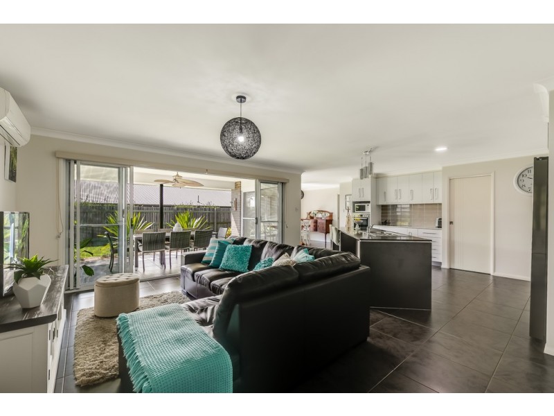 9 Schneider Court, Middle Ridge QLD 4350