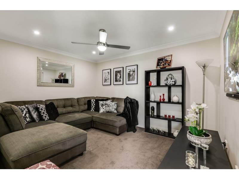 9 Schneider Court, Middle Ridge QLD 4350