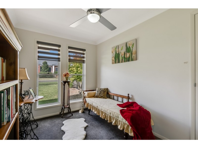 9 Schneider Court, Middle Ridge QLD 4350