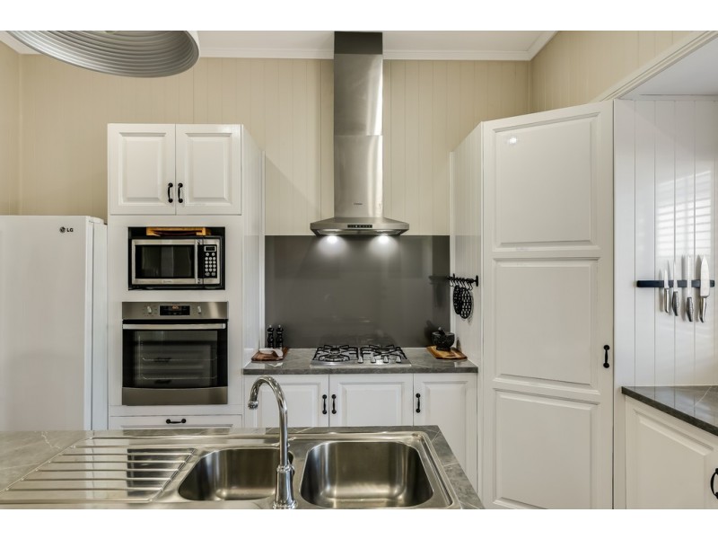 359 Greenwattle Street, Wilsonton QLD 4350