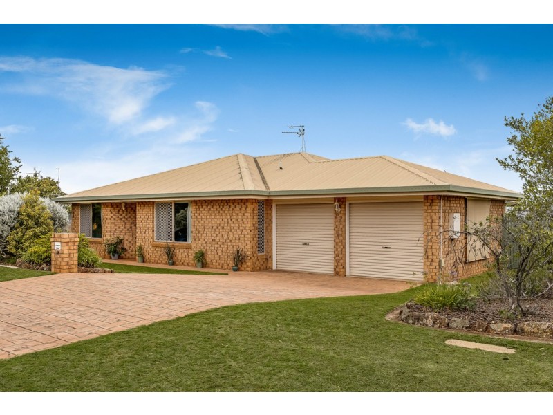 18 Catalina Drive, Wilsonton QLD 4350