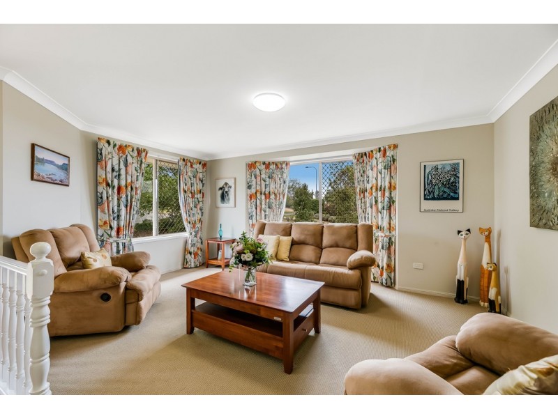 18 Catalina Drive, Wilsonton QLD 4350